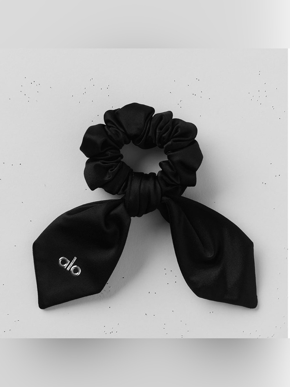 Alo Airlift Rhythm Scrunchie NWT Black